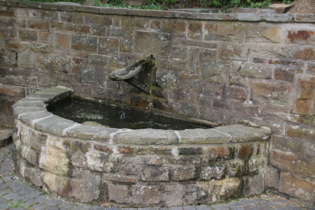 Alter Dorfbrunnen in Helberhausen